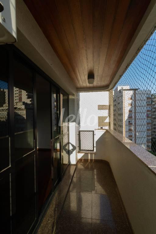 SACADA de Apartamento para alugar, Padrão com 220 m², 3 quartos e 3 vagas em Santa Cecília - São Paulo