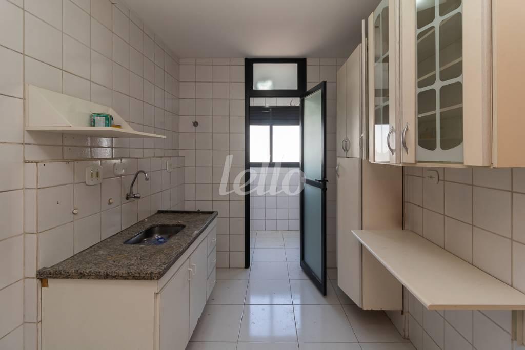26 COZINHA de Apartamento para alugar, Padrão com 75 m², 3 quartos e 2 vagas em Vila Azevedo - São Paulo