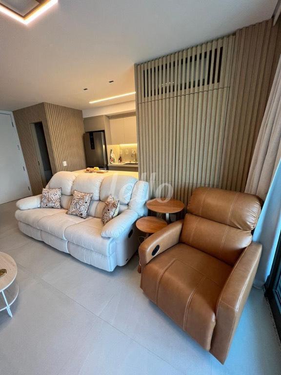 SALA de Apartamento à venda, Padrão com 97 m², 2 quartos e 1 vaga em Jardins - São Paulo