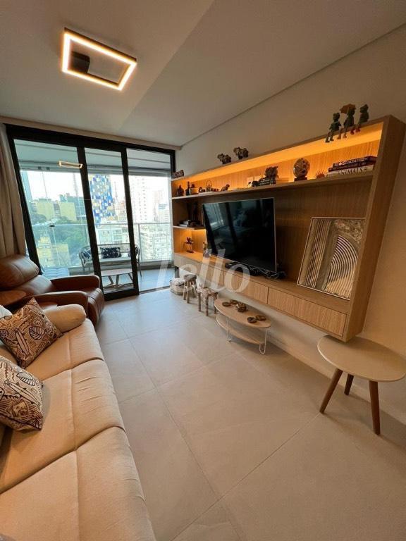 SALA de Apartamento à venda, Padrão com 97 m², 2 quartos e 1 vaga em Jardins - São Paulo