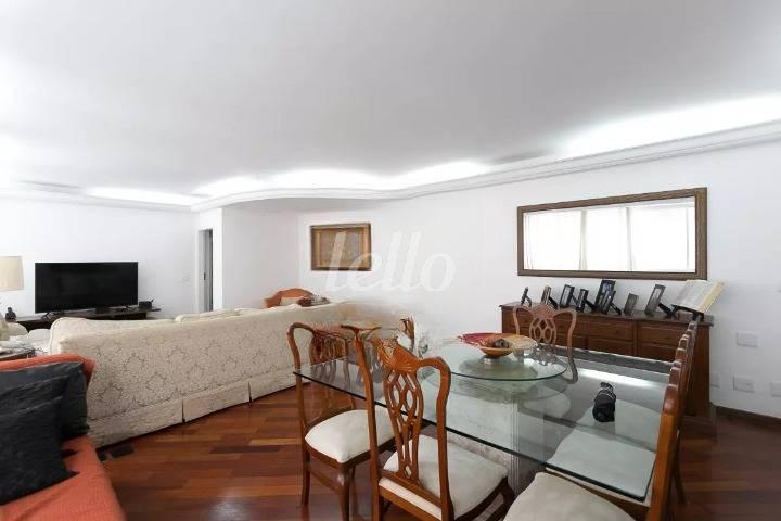 SALA de Apartamento à venda, Padrão com 195 m², 3 quartos e 1 vaga em Paraíso - São Paulo