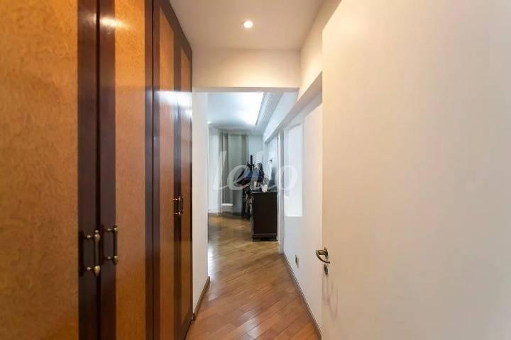 SUITE de Apartamento à venda, Padrão com 195 m², 3 quartos e 1 vaga em Paraíso - São Paulo