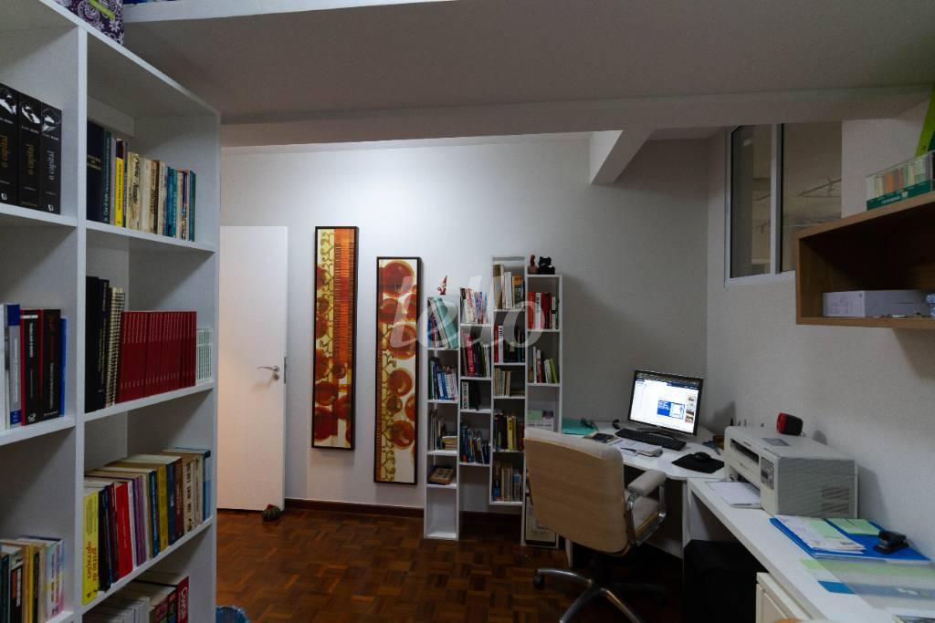DORMITÓRIO 1-ESCRITÓRIO (4) de Apartamento para alugar, Padrão com 272 m², 5 quartos e 3 vagas em Santa Cecília - São Paulo