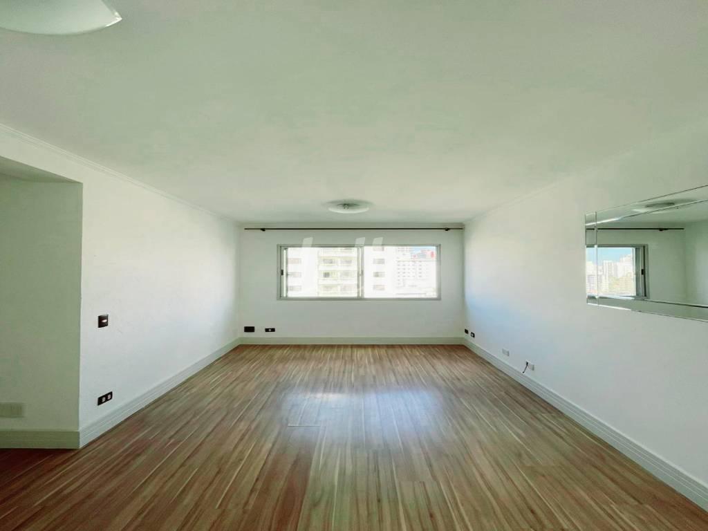 LIVING de Apartamento à venda, Padrão com 60 m², 2 quartos e 1 vaga em Parque Imperial - São Paulo