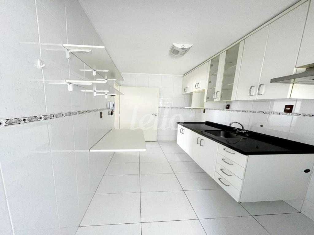 COZINHA de Apartamento à venda, Padrão com 60 m², 2 quartos e 1 vaga em Parque Imperial - São Paulo