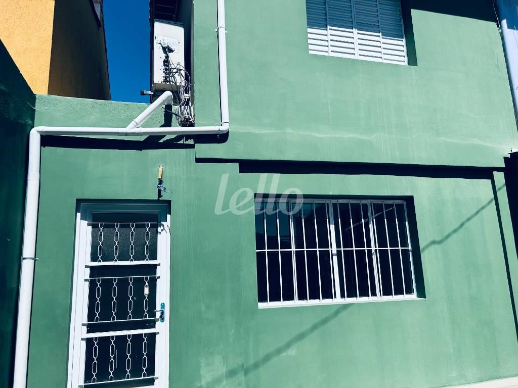 FRENTE de Casa à venda, sobrado com 150 m², 2 quartos e 1 vaga em Chácara Santo Antônio - São Paulo