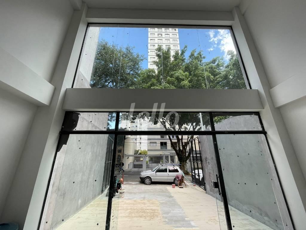 FACHADA de Loja para alugar, Padrão com 200 m², e 2 vagas em Indianópolis - São Paulo