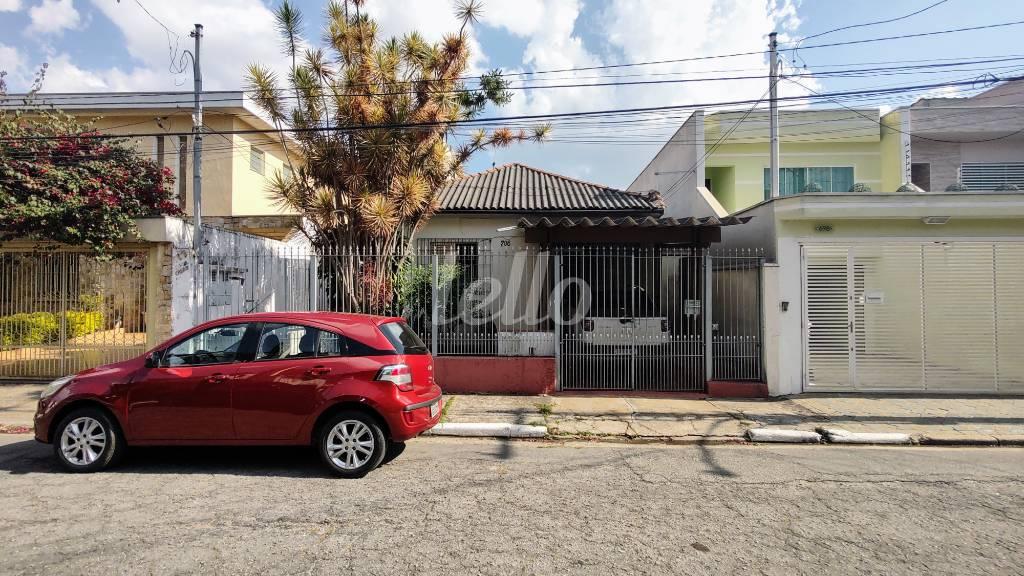 FACHADA de Casa à venda, térrea com 200 m², 3 quartos e 1 vaga em Vila Lúcia - São Paulo