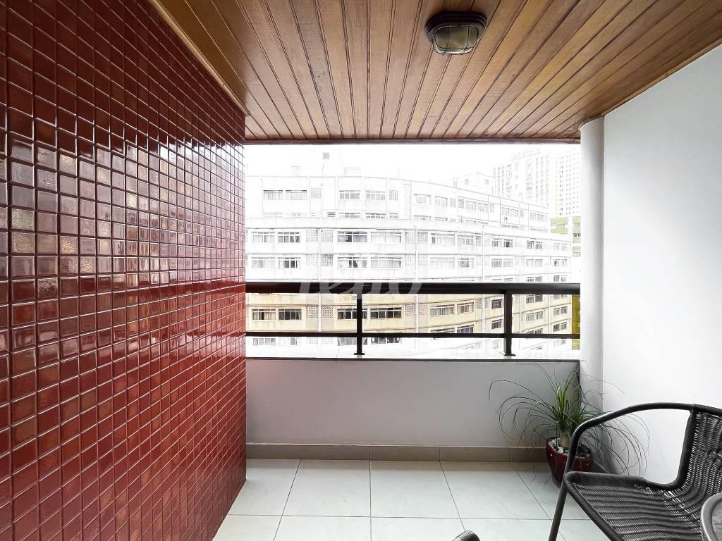 VARANDA de Apartamento à venda, Padrão com 72 m², 2 quartos e 2 vagas em Bela Vista - São Paulo
