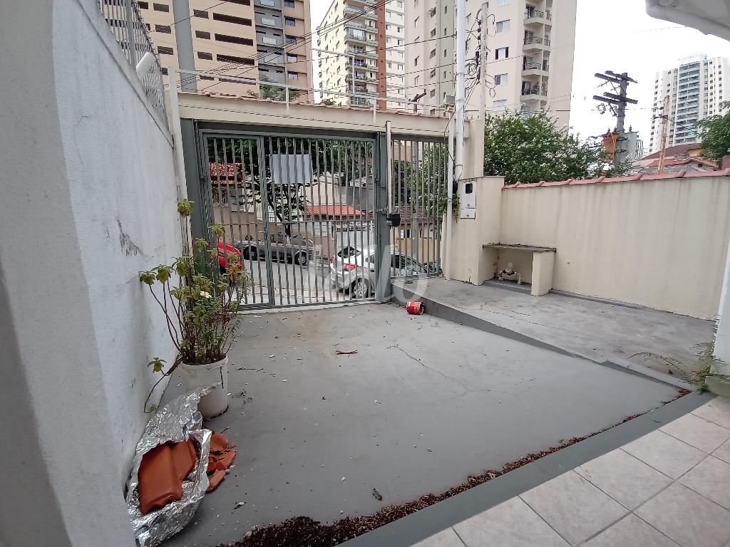 VAGA DE GARAGEM - FOTO 4 de Casa para alugar, térrea com 120 m², e em Santa Teresinha - São Paulo