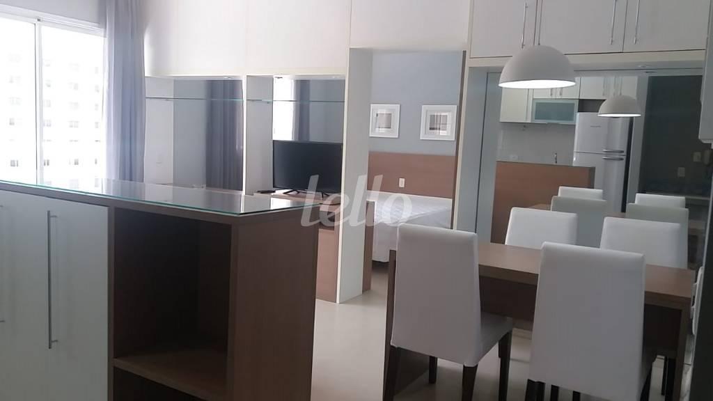 SALA de Apartamento para alugar, Padrão com 50 m², 1 quarto e 1 vaga em Cerqueira César - São Paulo