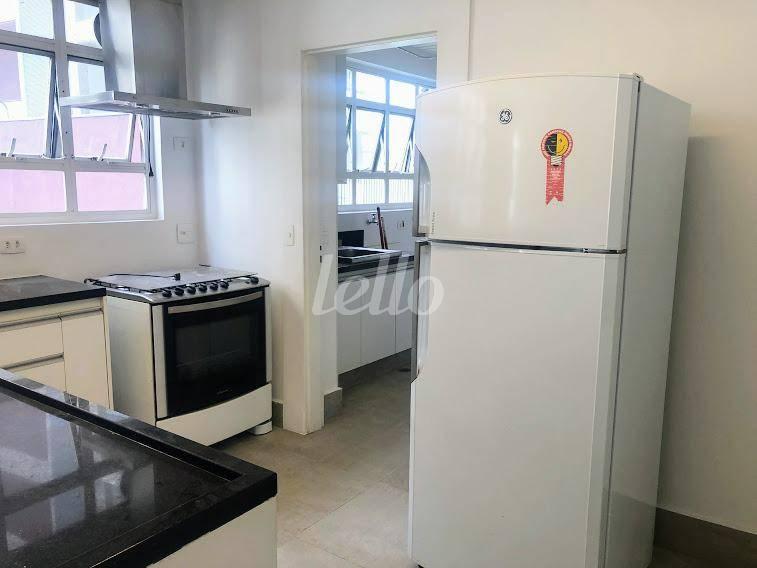 COZINHA de Apartamento para alugar, Padrão com 205 m², 4 quartos e 2 vagas em Vila Nova Conceição - São Paulo