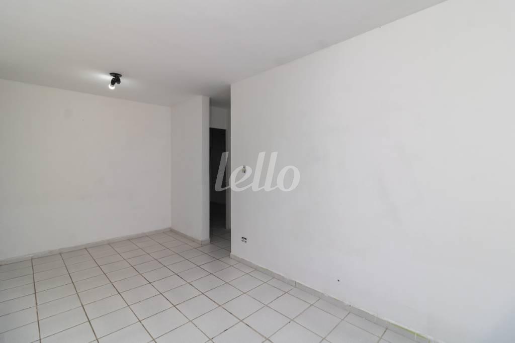 03 SALA de Apartamento para alugar, Padrão com 55 m², 2 quartos e 1 vaga em Vila Granada - São Paulo