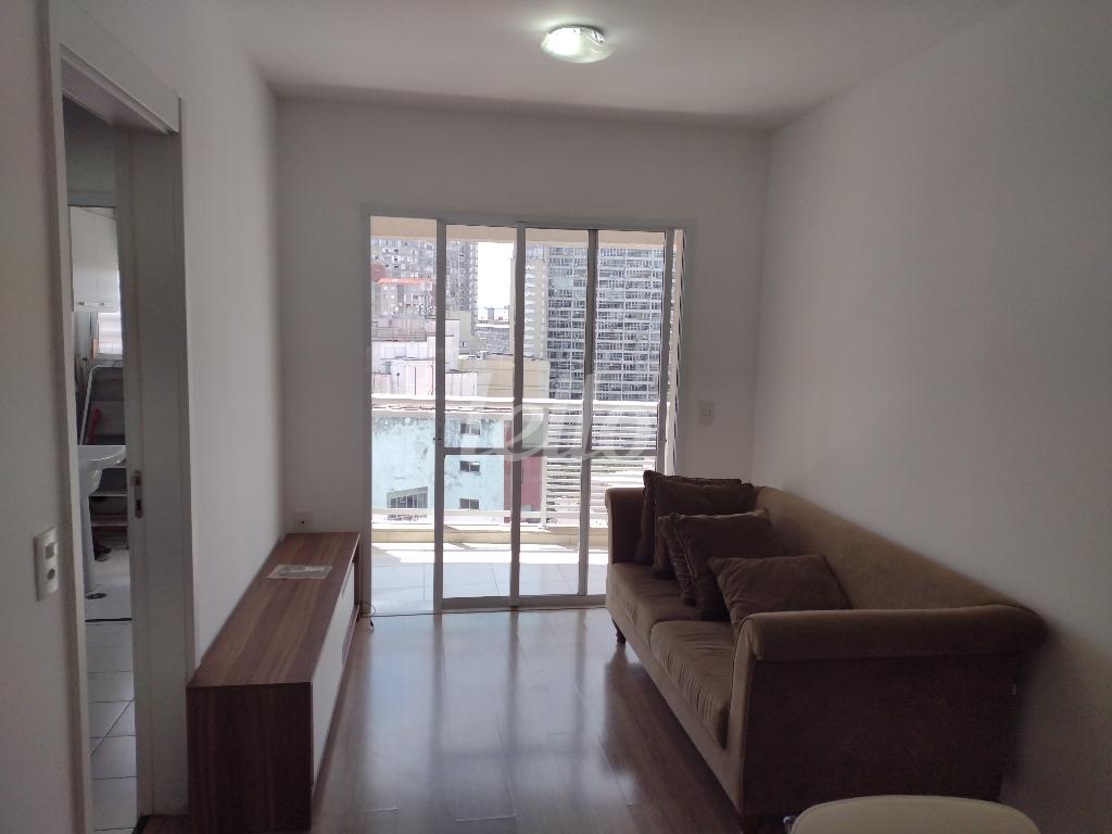SALA de Apartamento para alugar, Padrão com 47 m², 1 quarto e 1 vaga em Centro - São Paulo