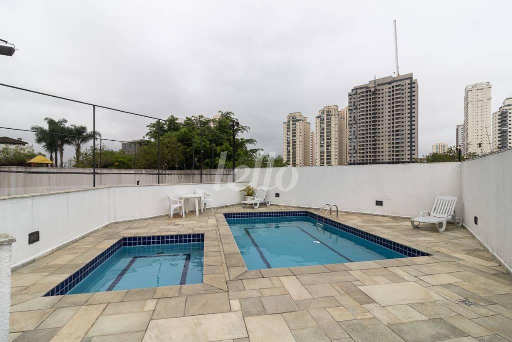 30 PISCINA de Apartamento à venda, Padrão com 72 m², 2 quartos e 1 vaga em Vila Regente Feijó - São Paulo