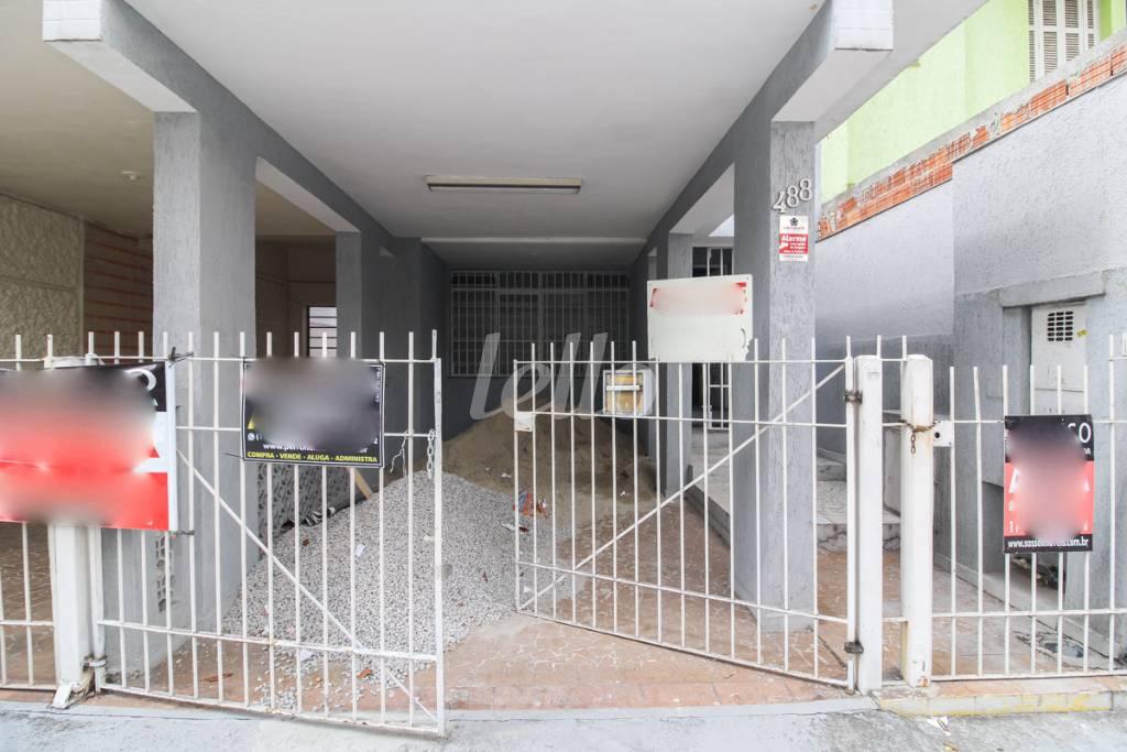 FACHADA de Casa para alugar, sobrado com 230 m², e 9 vagas em Belenzinho - São Paulo