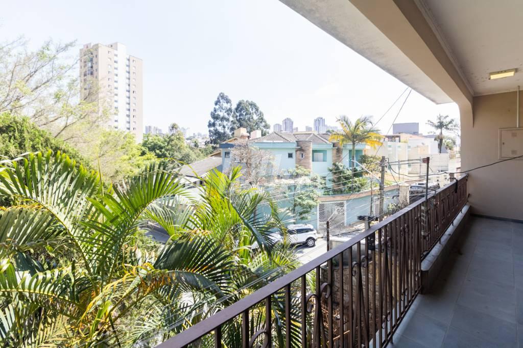 VARANDA de Casa para alugar, sobrado com 500 m², 4 quartos e 9 vagas em Jardim Textil - São Paulo