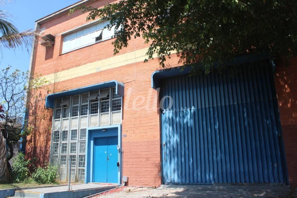 FACHADA de Galpão/Armazém para alugar, Padrão com 2776 m², e 10 vagas em Presidente Altino - Osasco