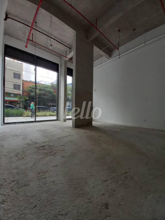 LOJA de Loja para alugar, Padrão com 57 m², e em Pinheiros - São Paulo