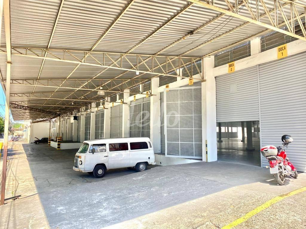 FACHADA de Galpão/Armazém para alugar, Padrão com 5271 m², e 14 vagas em Vila Ribeiro de Barros - São Paulo