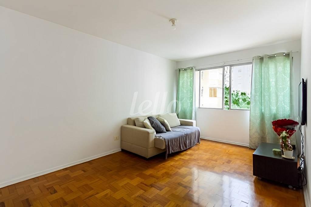 SALA de Apartamento à venda, Padrão com 84 m², 2 quartos e 1 vaga em Itaim Bibi - São Paulo