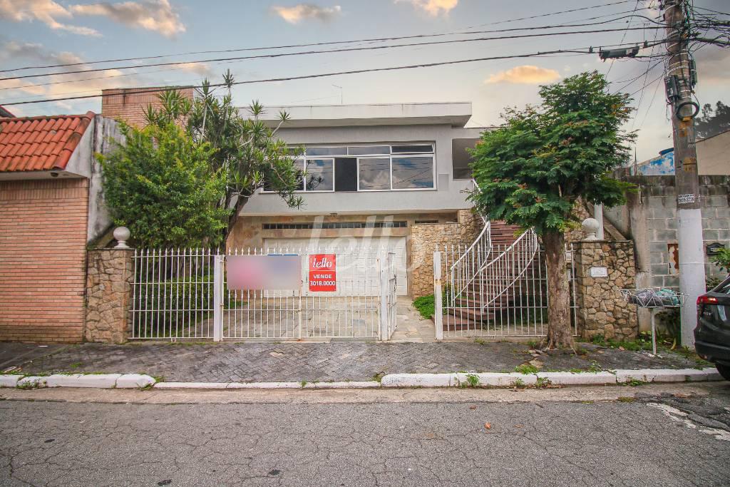 FACHADA de Casa à venda, sobrado com 285 m², 3 quartos e 10 vagas em Jd. Leonor M. de Barros - São Paulo