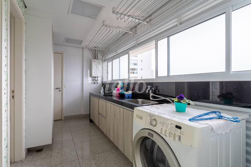 ÁREA DE SERVIÇO de Apartamento à venda, Padrão com 216 m², 4 quartos e 4 vagas em Jardim Vila Mariana - São Paulo