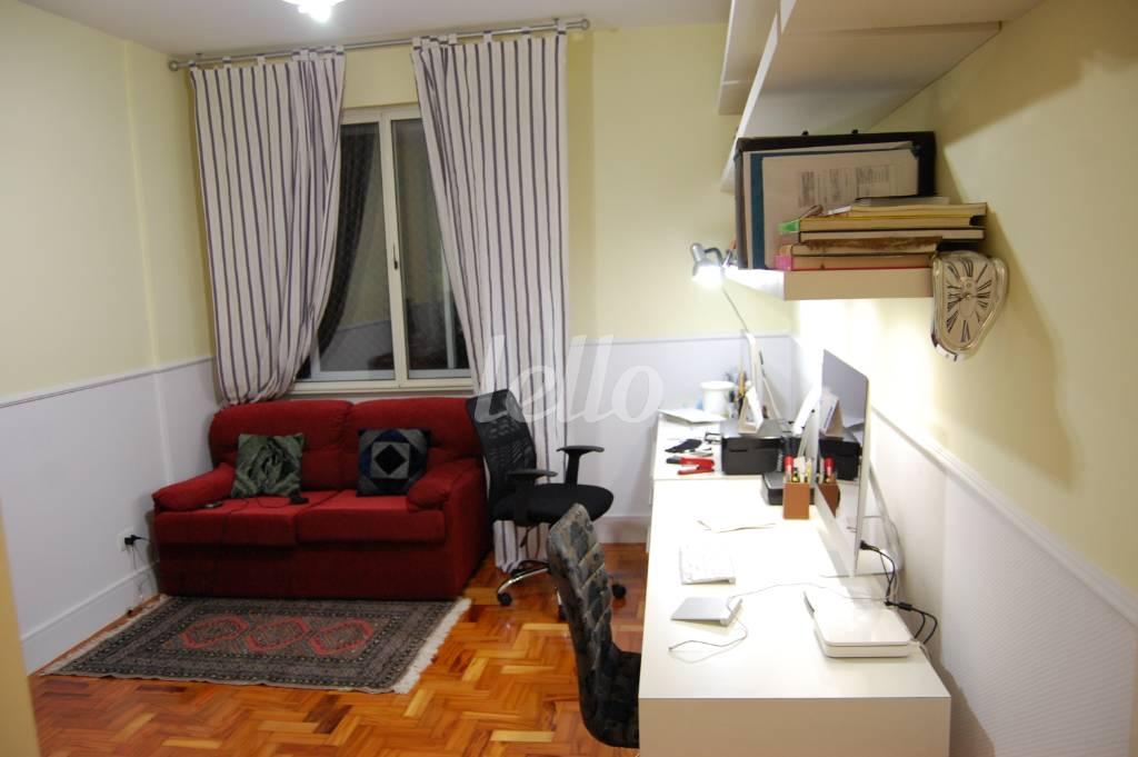 ESCRITÓRIO de Apartamento à venda, Padrão com 230 m², 3 quartos e 1 vaga em Jardim Paulista - São Paulo