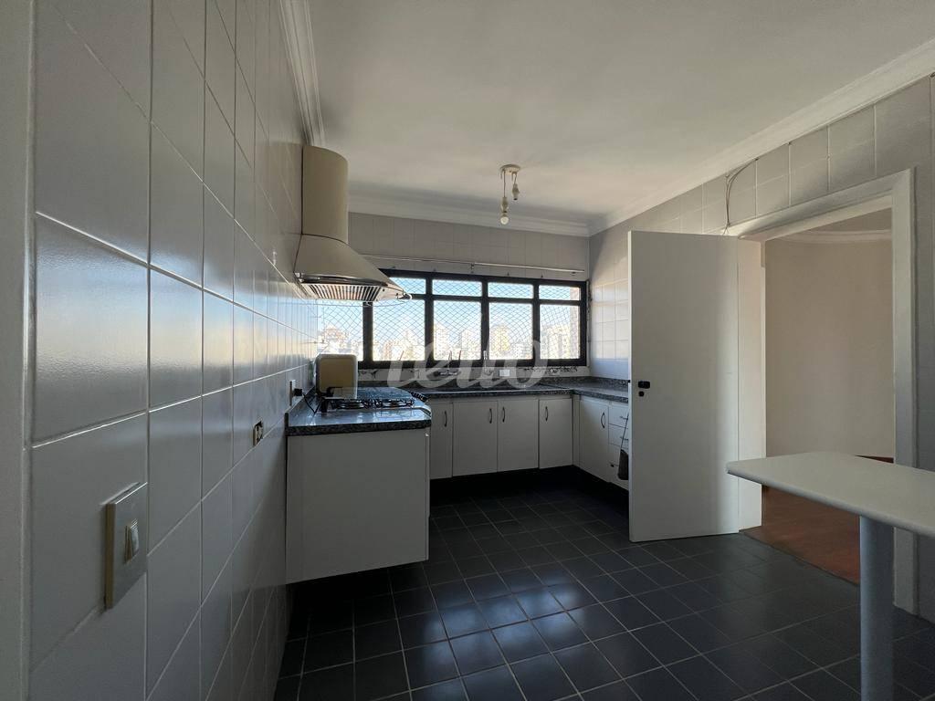 COZINHA de Apartamento à venda, Padrão com 190 m², 4 quartos e 3 vagas em Vila Pompeia - São Paulo
