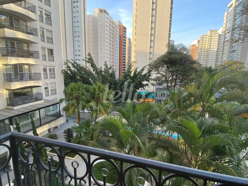 VISTA EXTERNA de Apartamento à venda, Padrão com 135 m², 3 quartos e 1 vaga em Indianópolis - São Paulo