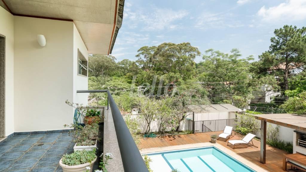 VISTA VARANDA de Casa à venda, sobrado com 625 m², 4 quartos e 4 vagas em Jardim Marajoara - São Paulo