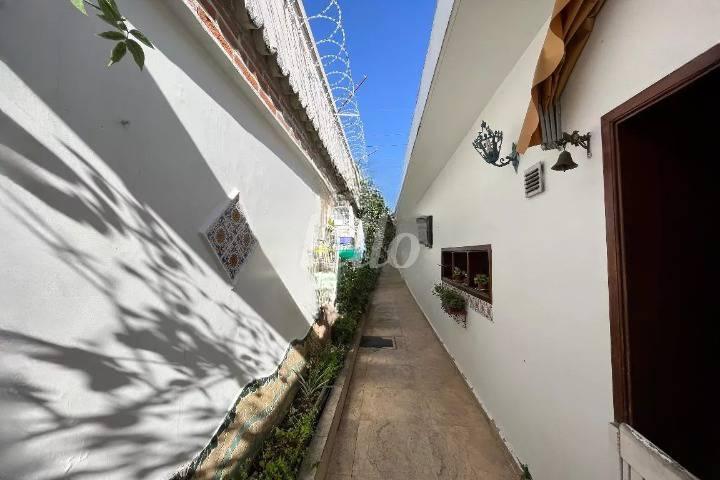 CORREDOR de Casa à venda, térrea com 306 m², 4 quartos e 3 vagas em Planalto Paulista - São Paulo
