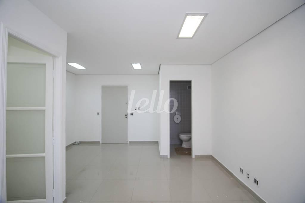 SALA de Sala / Conjunto para alugar, Padrão com 61 m², e 1 vaga em Brooklin Paulista - São Paulo