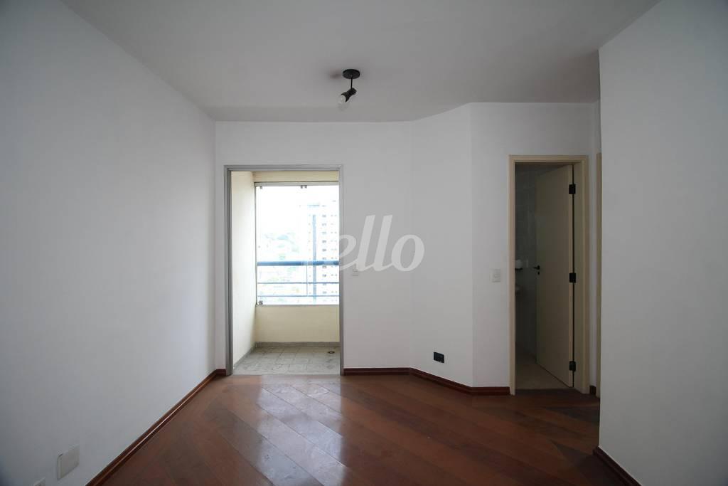 SALA de Apartamento para alugar, Padrão com 42 m², 1 quarto e 1 vaga em Vila Pompeia - São Paulo