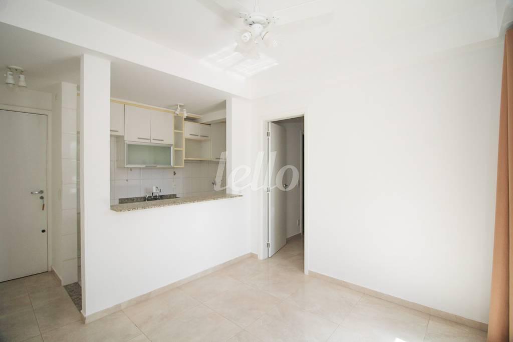 SALA de Apartamento para alugar, Padrão com 34 m², 1 quarto e 1 vaga em Sumaré - São Paulo