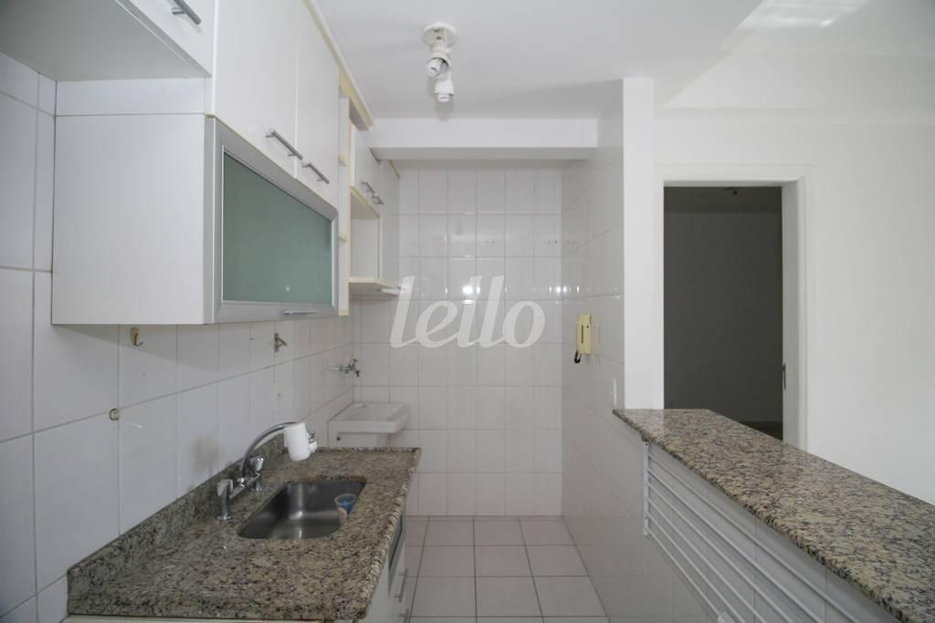 COZINHA / ÁREA DE SERVIÇO de Apartamento para alugar, Padrão com 34 m², 1 quarto e 1 vaga em Sumaré - São Paulo