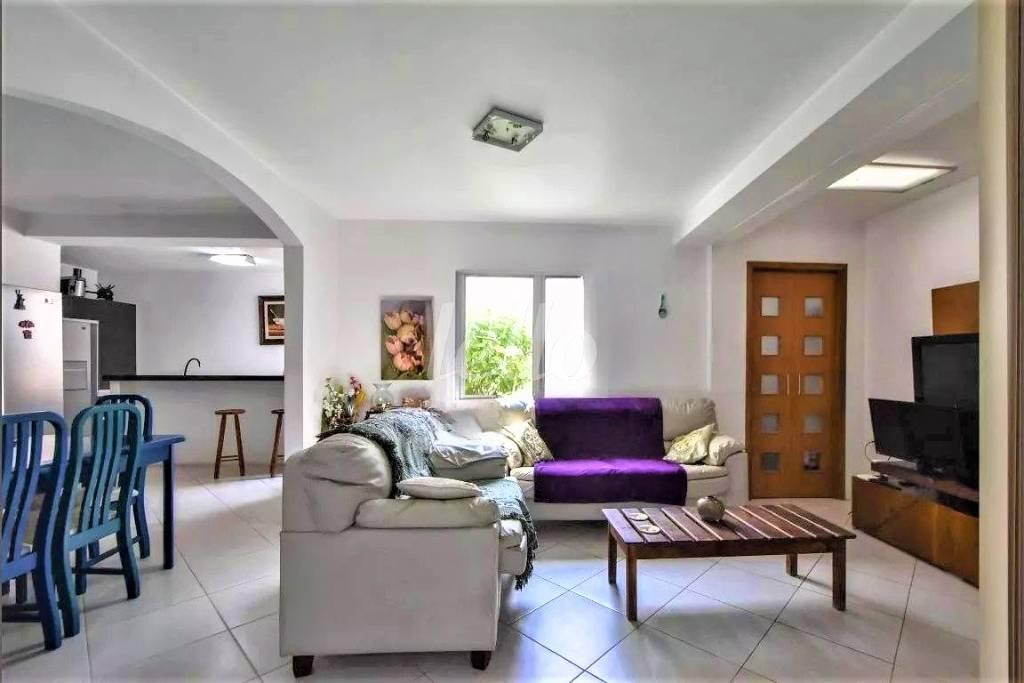 LIVING de Casa à venda, sobrado com 117 m², 4 quartos e 4 vagas em Campo Belo - São Paulo
