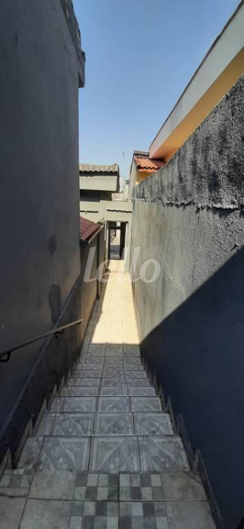 CORREDOR de Casa à venda, térrea com 144 m², 2 quartos e 2 vagas em Vila Carrão - São Paulo