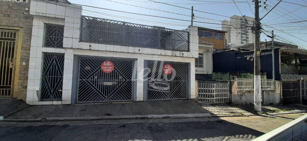 GARAGENS de Casa à venda, térrea com 144 m², 2 quartos e 2 vagas em Vila Carrão - São Paulo