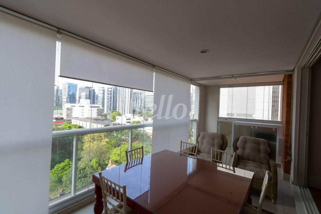 SACADA de Apartamento para alugar, Padrão com 93 m², 2 quartos e 2 vagas em Itaim Bibi - São Paulo