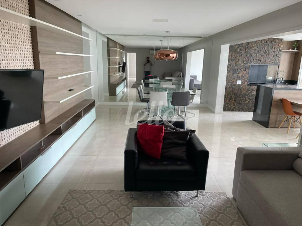 SALA de Apartamento para alugar, Padrão com 157 m², 3 quartos e 2 vagas em Água Branca - São Paulo