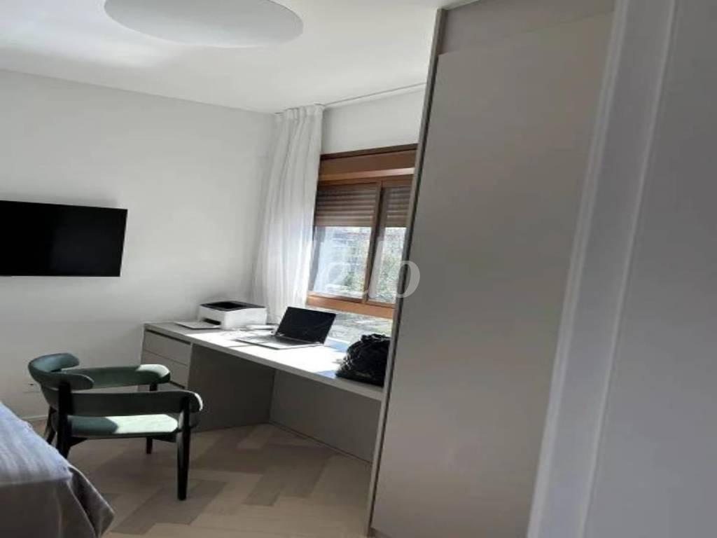 DORMITORIO de Apartamento à venda, Padrão com 136 m², 3 quartos e 2 vagas em Brooklin Novo - São Paulo