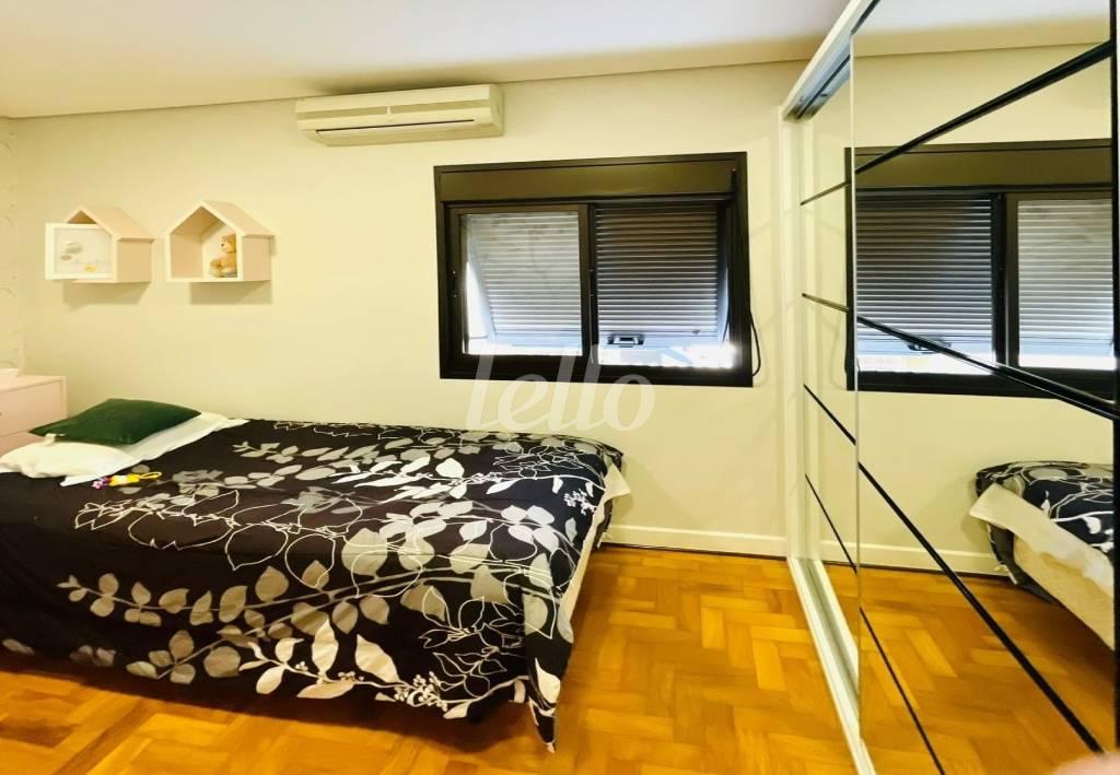 DORMITÓRIO 4 de Casa à venda, sobrado com 300 m², 4 quartos e 4 vagas em Brooklin Paulista - São Paulo