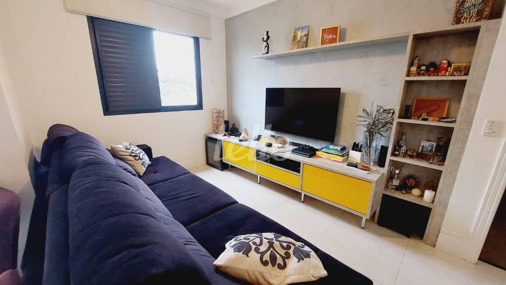LIVING de Apartamento à venda, Padrão com 108 m², 3 quartos e 2 vagas em Vila Monumento - São Paulo