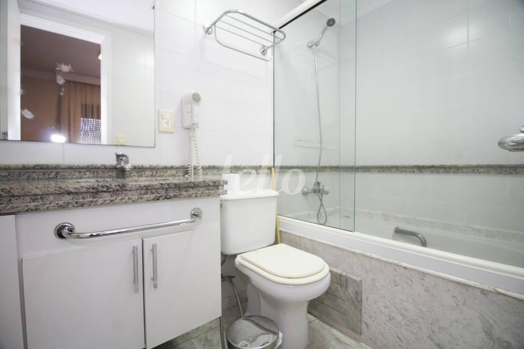 BANHEIRO DA SUÍTE de Apartamento para alugar, Padrão com 60 m², 2 quartos e 2 vagas em Paraíso - São Paulo