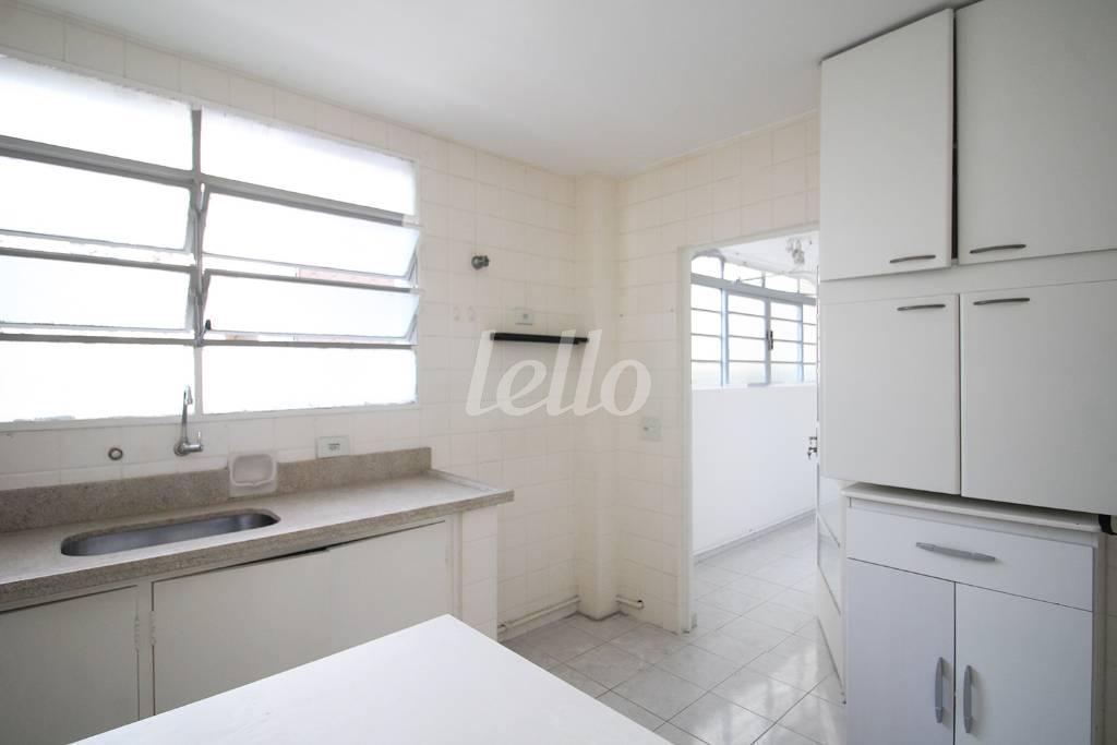 COZINHA de Apartamento para alugar, Padrão com 95 m², 3 quartos e 1 vaga em Cerqueira César - São Paulo
