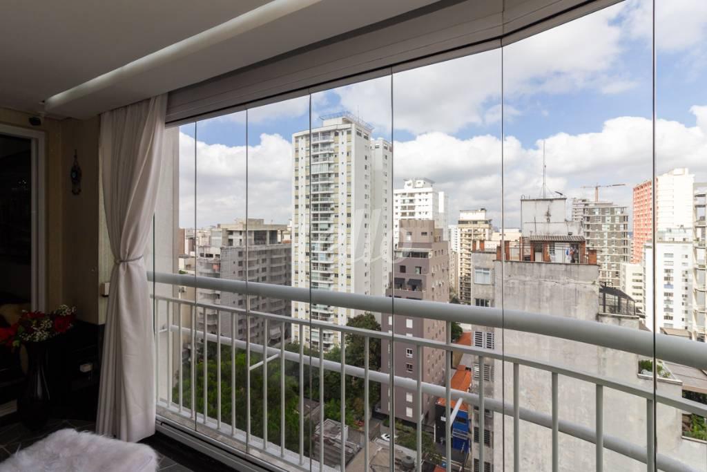 VARANDA de Apartamento para alugar, Padrão com 90 m², 1 quarto e 1 vaga em Cerqueira César - São Paulo