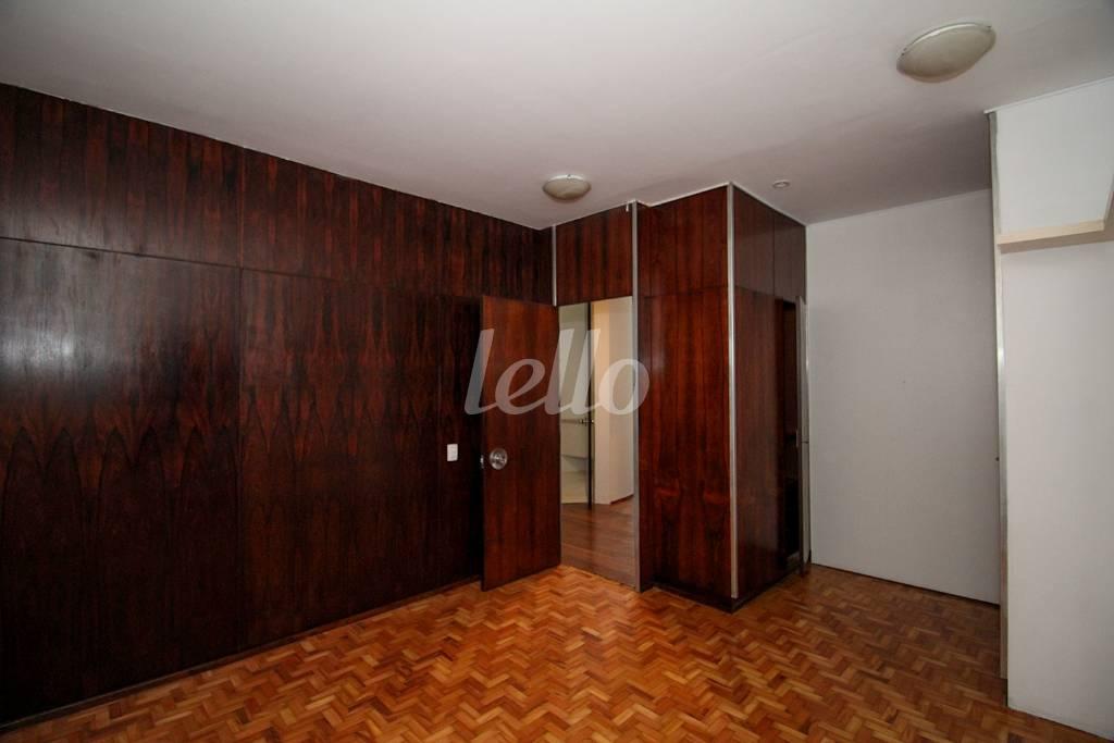 DORMITÓRIO 2 de Apartamento para alugar, Padrão com 142 m², 3 quartos e 1 vaga em Cerqueira César - São Paulo