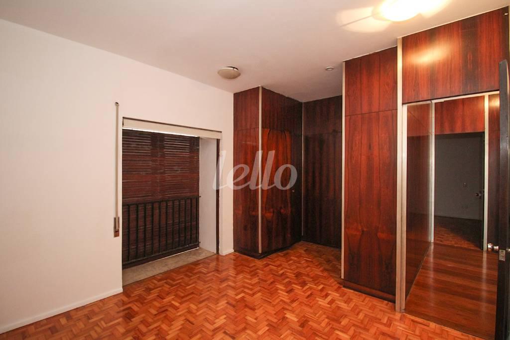 DORMITÓRIO 1 de Apartamento para alugar, Padrão com 142 m², 3 quartos e 1 vaga em Cerqueira César - São Paulo