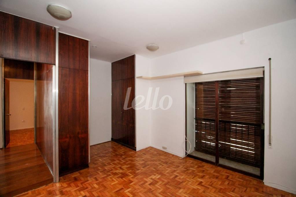 DORMITÓRIO 2 de Apartamento para alugar, Padrão com 142 m², 3 quartos e 1 vaga em Cerqueira César - São Paulo